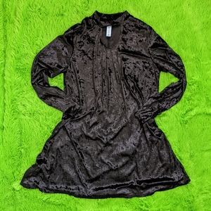 NWOT Black Crushed Velvet Keyhole Dress